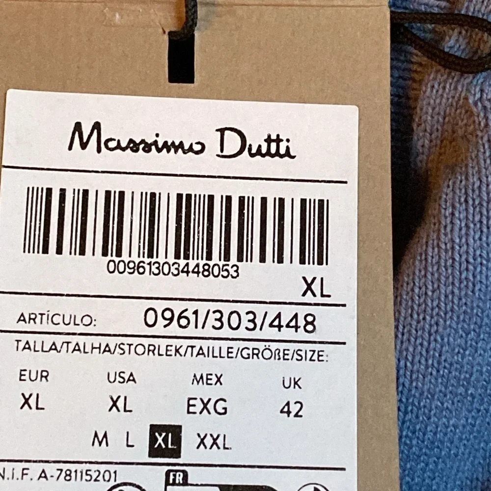 NWT. Massimo Dutti Man Blue Cotton V-Neck Sweater. Size XL.